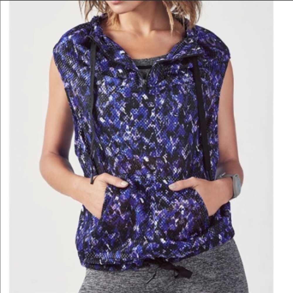 Stylish active wear NWT Fabletics Demi Lovato Damara mesh vest